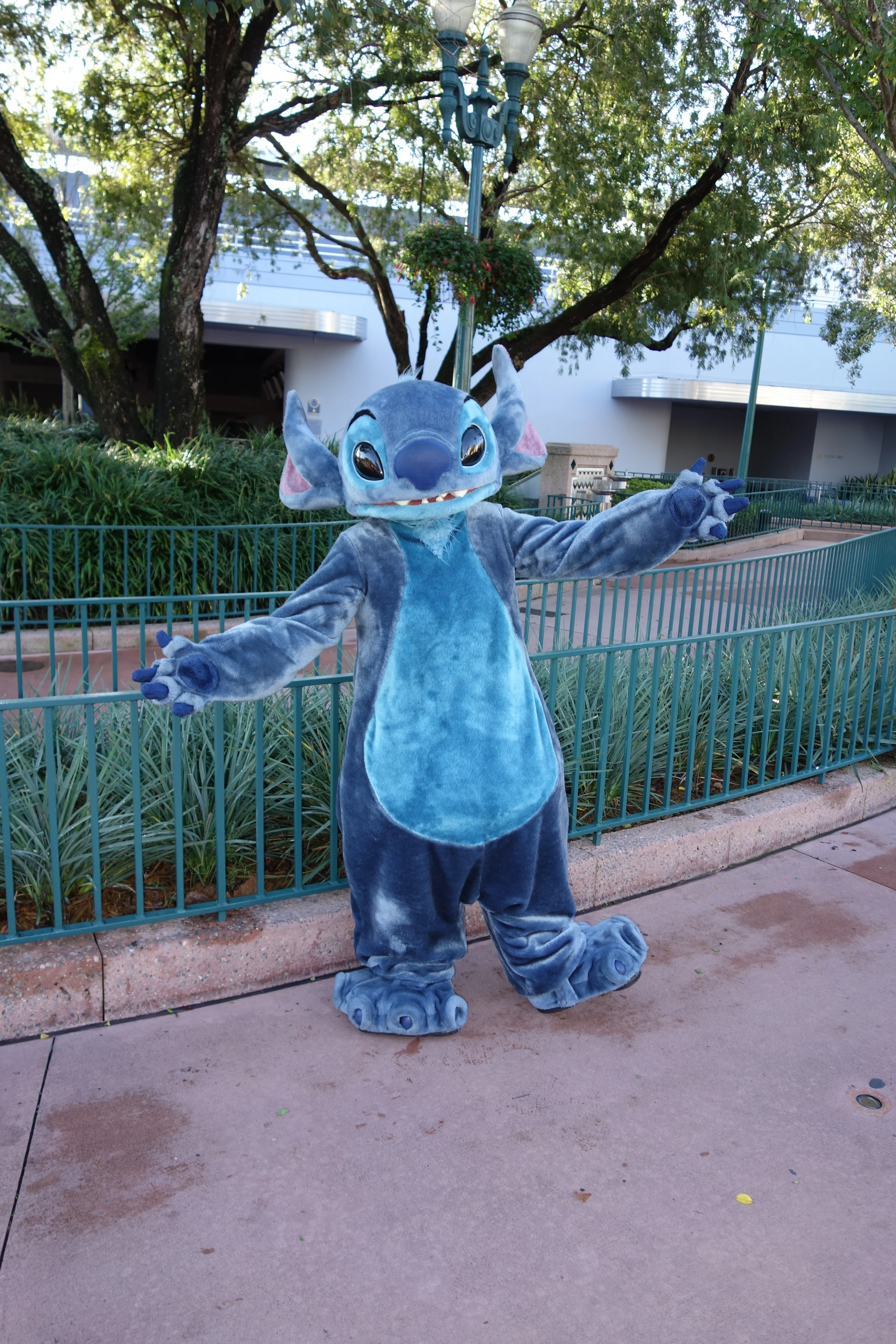 Stitch at Hollywood Studios 2012
