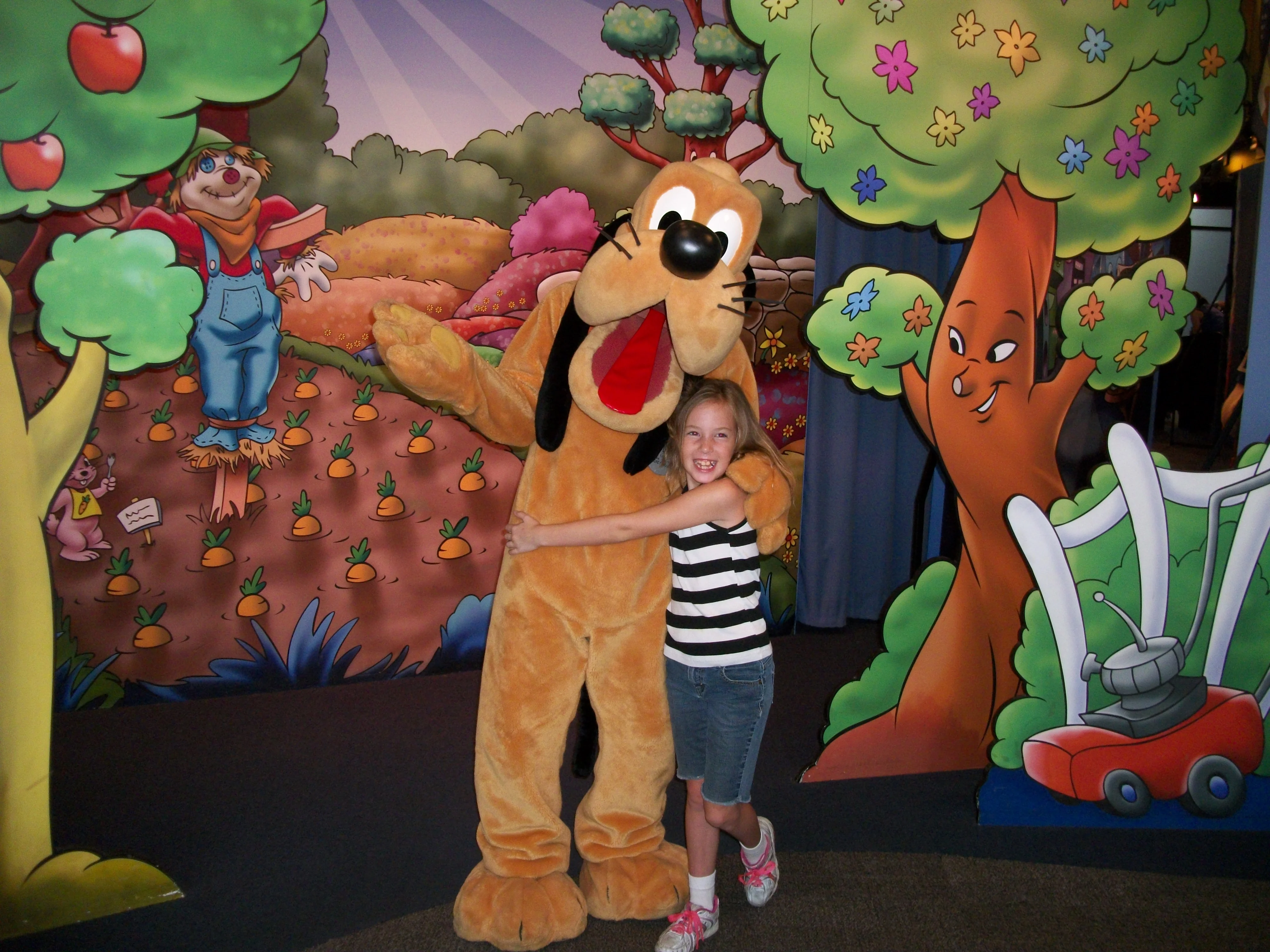 Pluto at Epcot Character Spot 2012