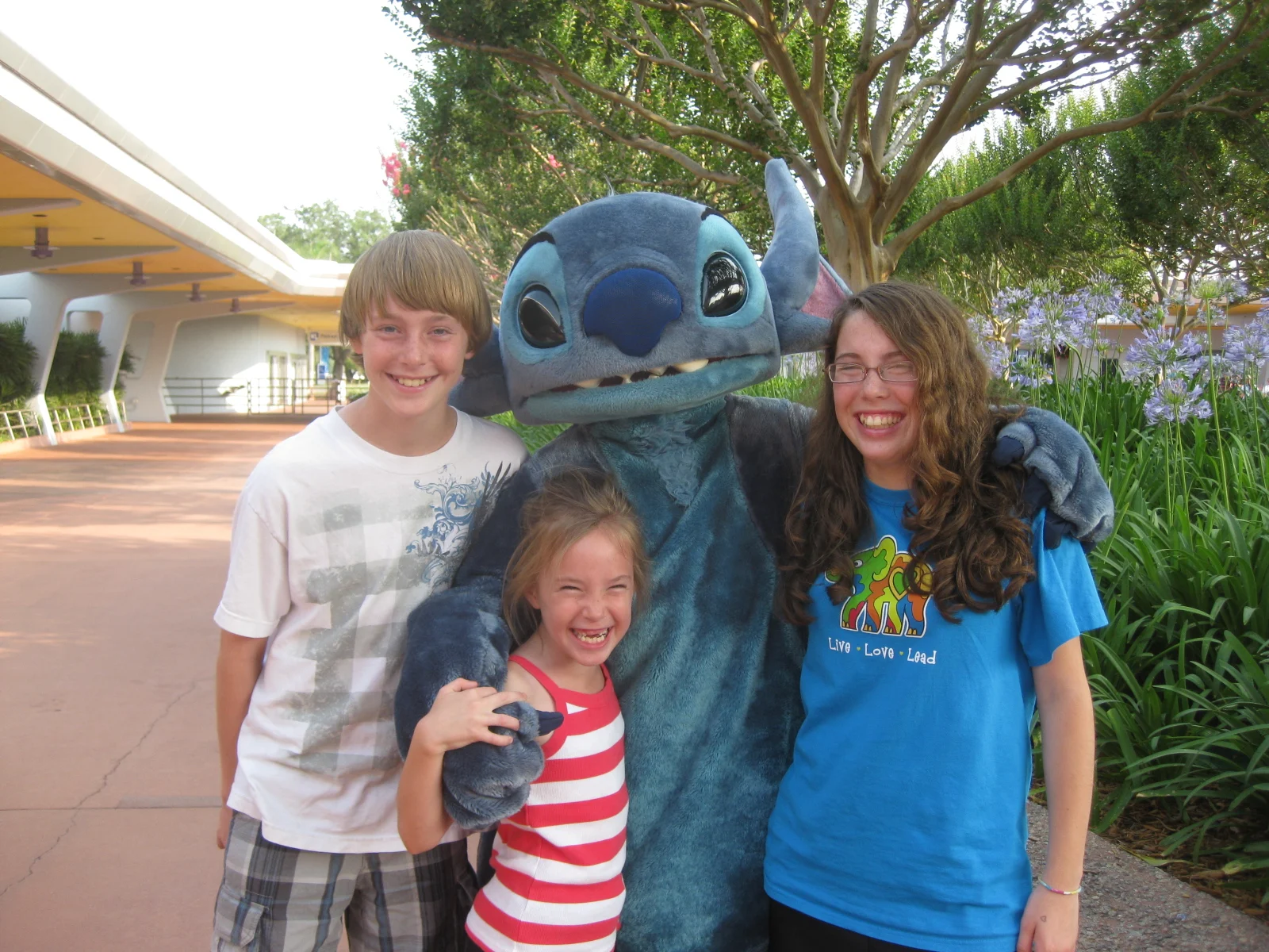 Stitch in Epcot 2011