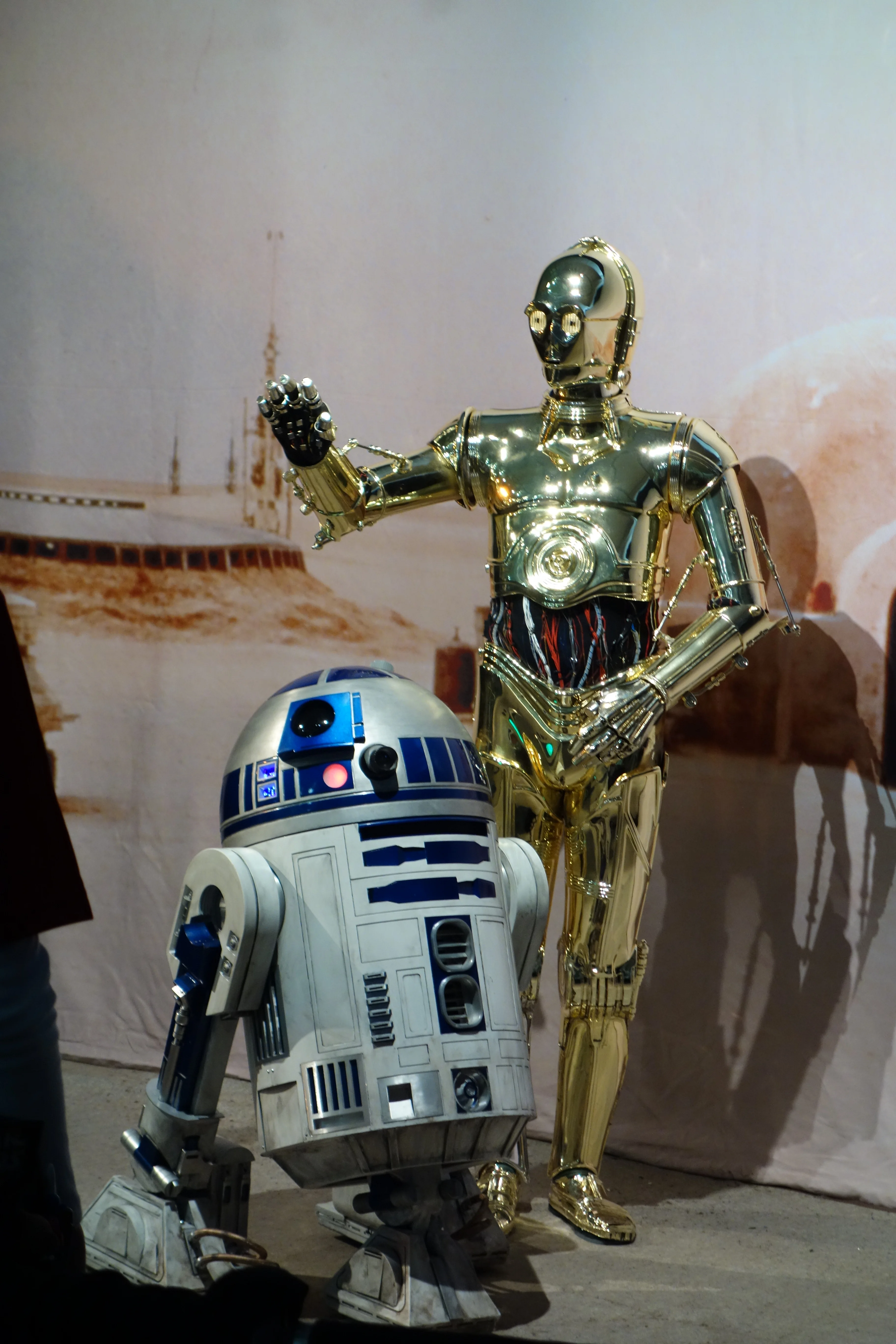 C3PO and R2D2 Star Wars Weekends 2013 - Droids