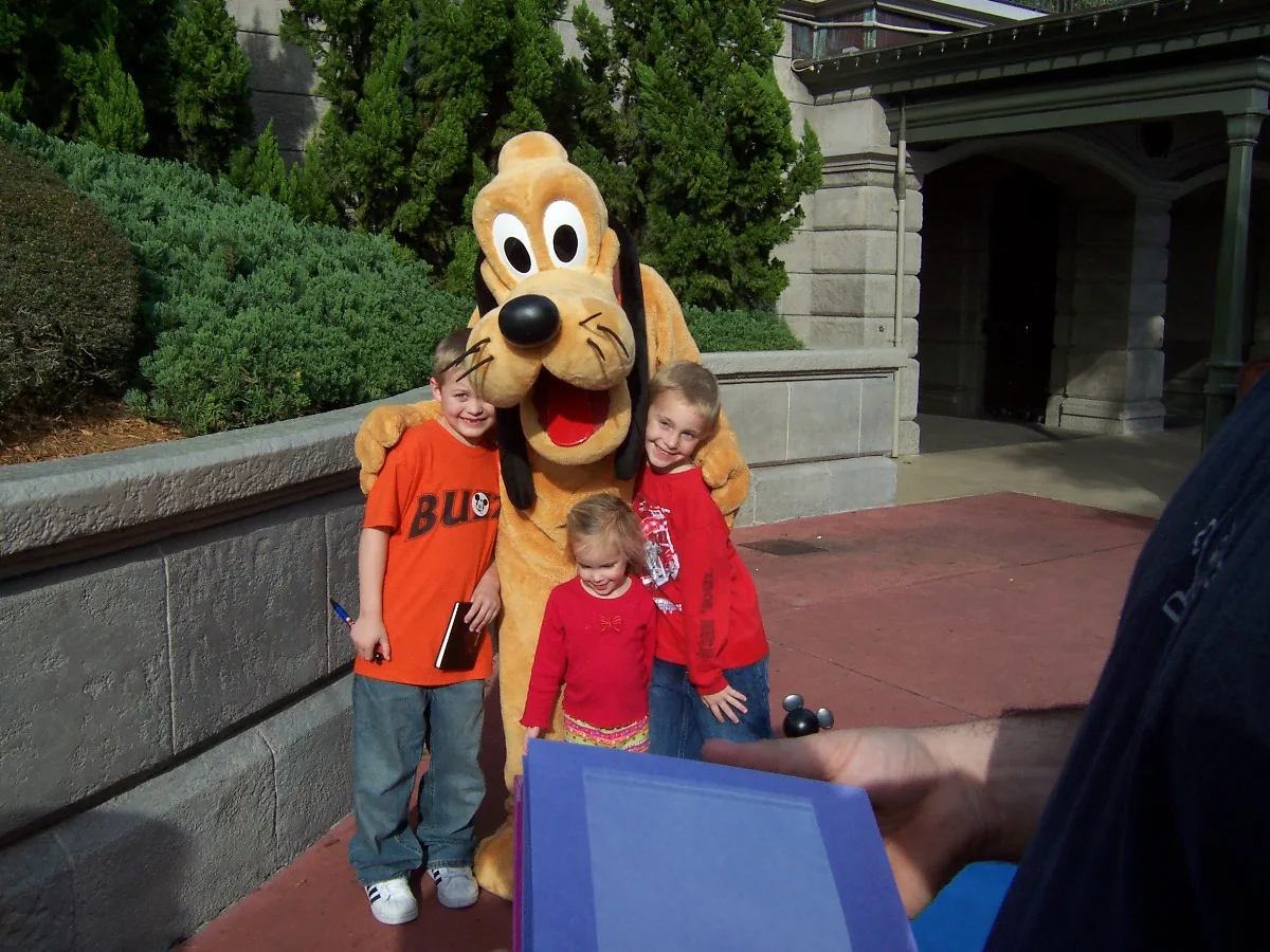 Pluto at Magic Kingdom 2006
