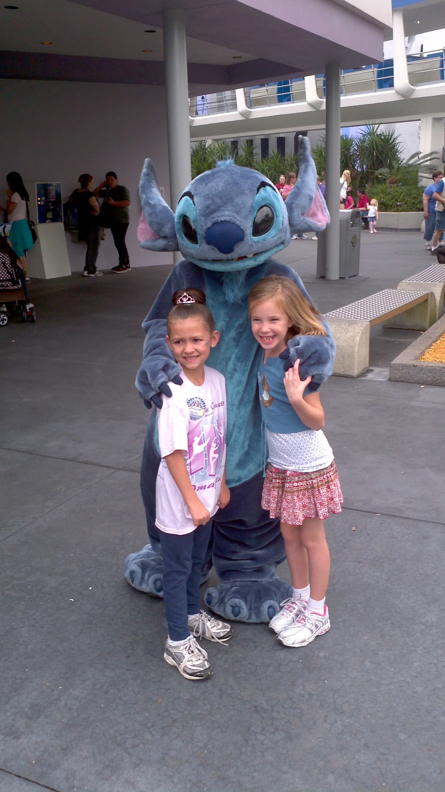 Stitch in Tomorrowland Magic Kingdom 2011