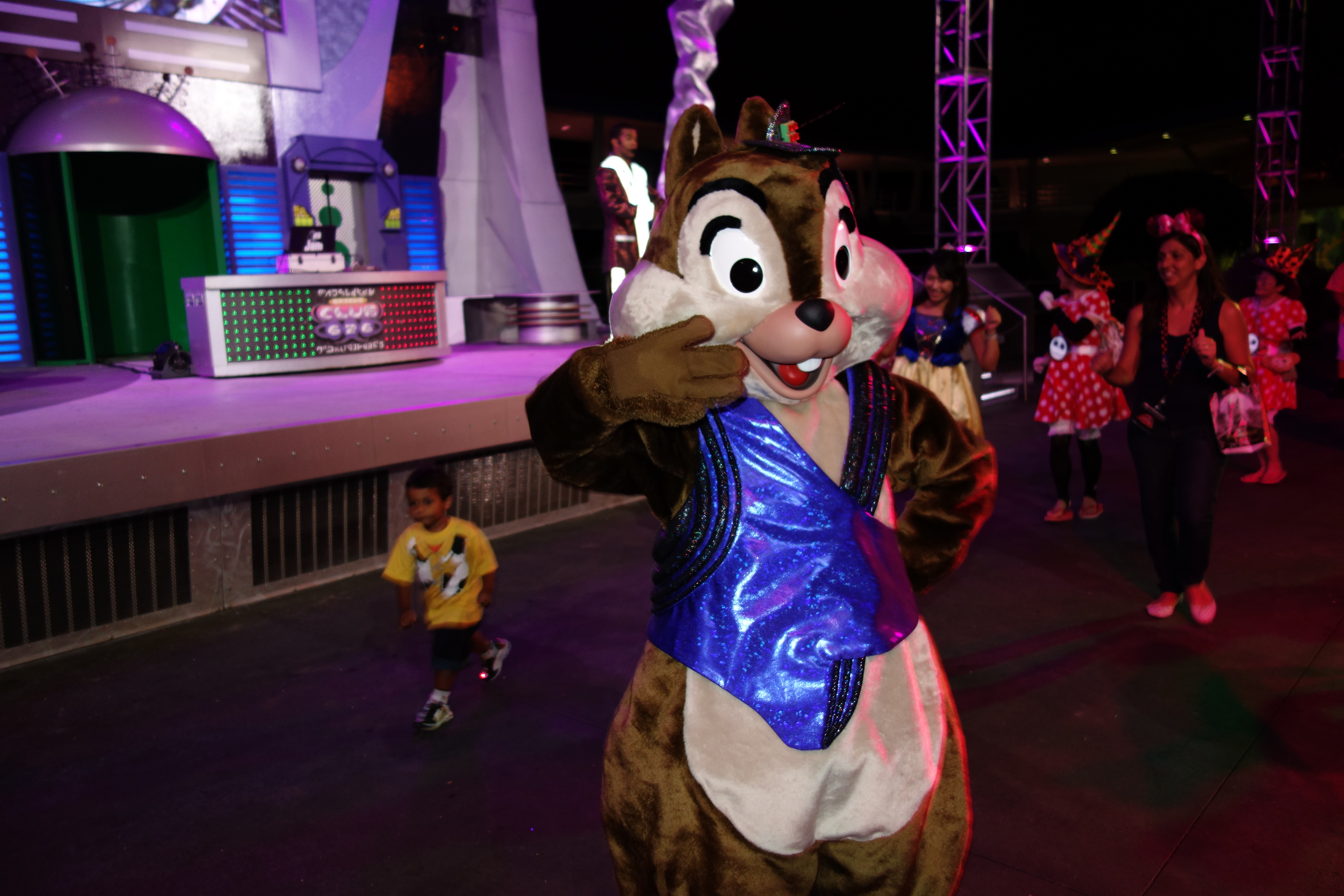 Chip n Dale and Woody n Jessie change locations