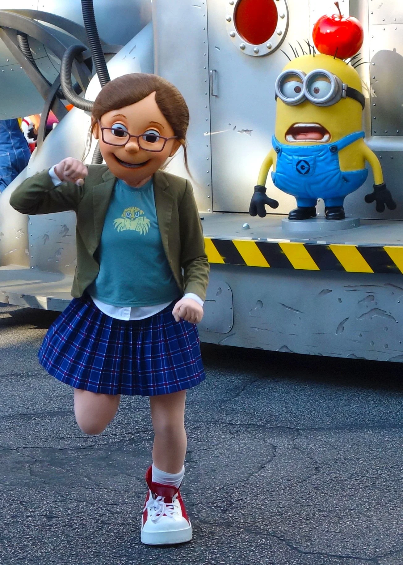 Margo Universal Studios 2012 parade unit