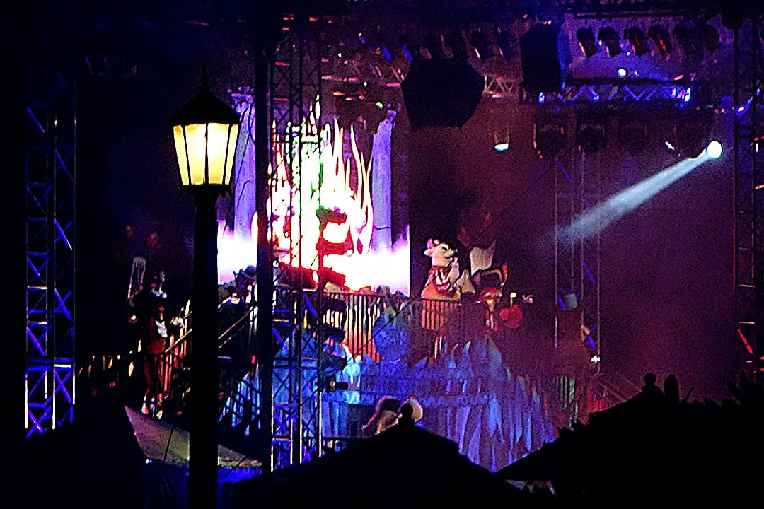 Unleash the Villains Hollywood Studios 2013 ktp StageJPG (2)