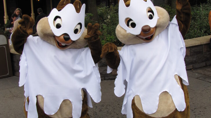 Worldwide Wednesdays:  Great Halloween costumes at Disneyland Paris including Huey Dewey and Louie