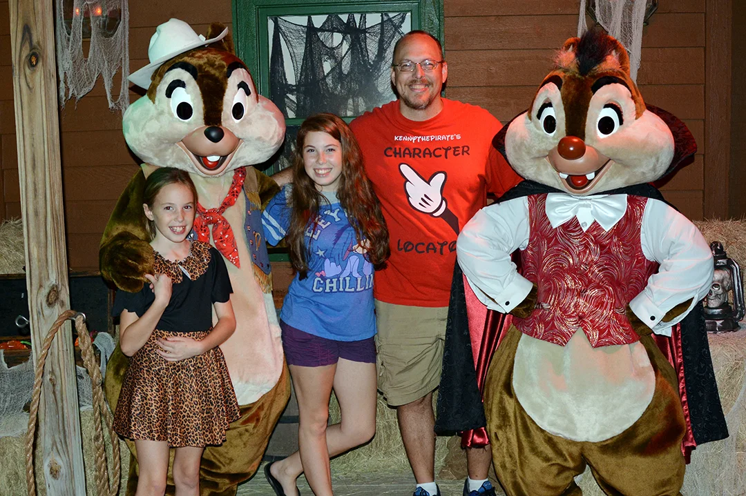 Walt Disney World, Character Meet and Greet, Halloween, Fort Wilderness Campfire, Vampire Chip, Cowboy Dale