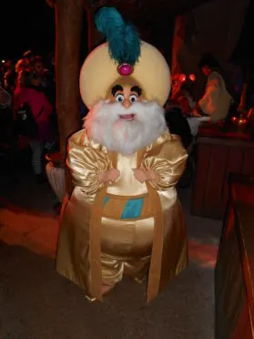 disneyland-halloween-soiree-2013-sultan-from-aladdin