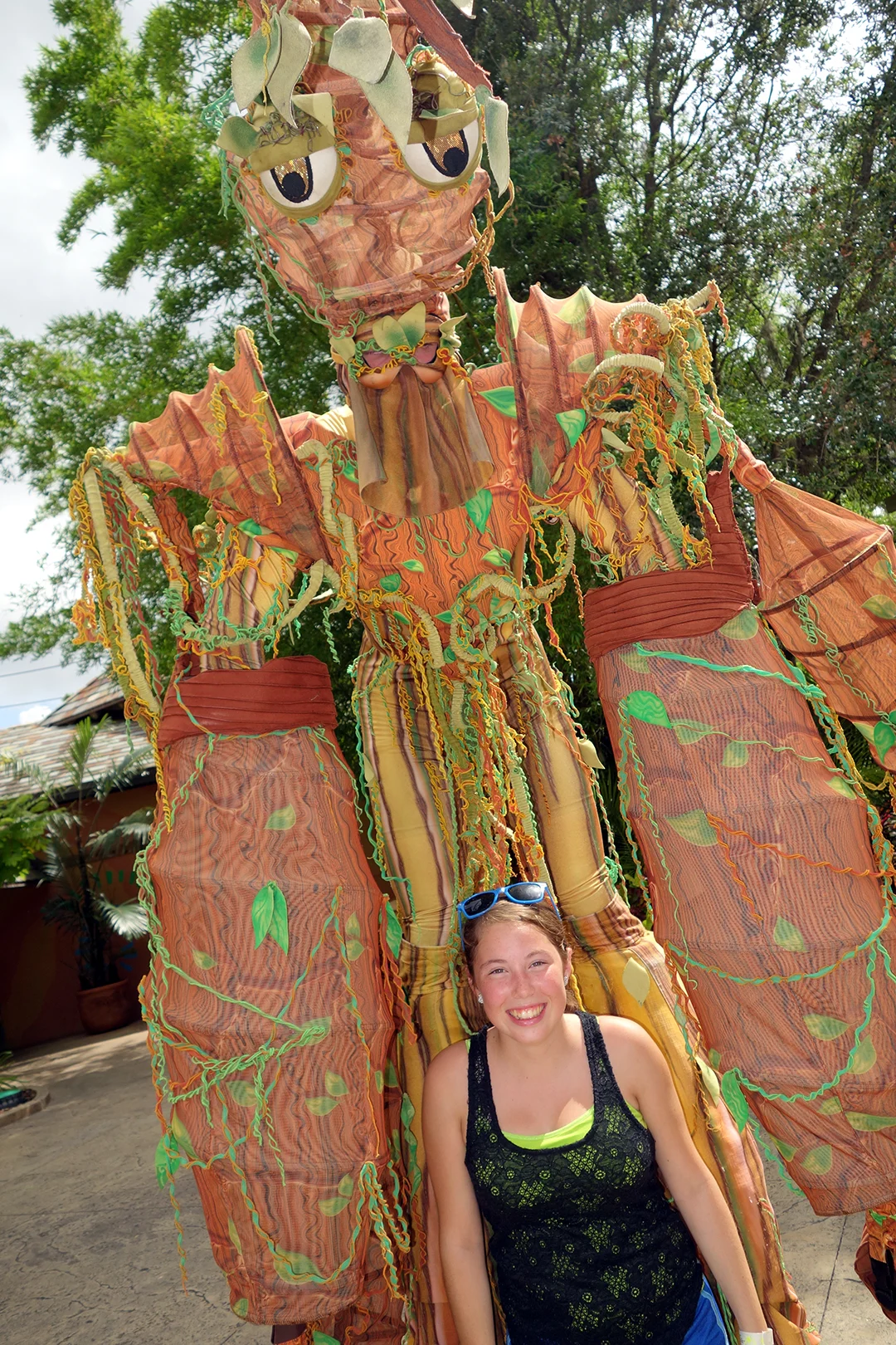 Busch Gardens Tampa Stiltwaker Character (7)