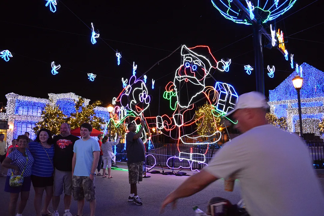 Walt Disney World, Hollywood Studios, Osborne Family Spectacle of Dancing Lights, Christmas Lights