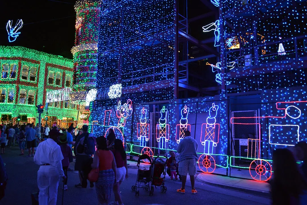 Walt Disney World, Hollywood Studios, Osborne Family Spectacle of Dancing Lights, Christmas Lights
