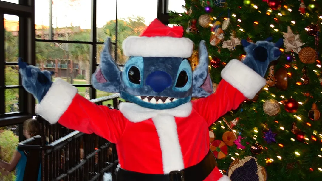 Santa Stitch Animal Kingdom Lodge Kidani Christmas Characters and Christmas Decor (25)
