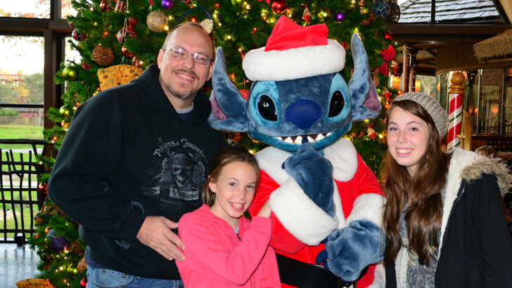 Meeting Christmas characters at Walt Disney World resorts
