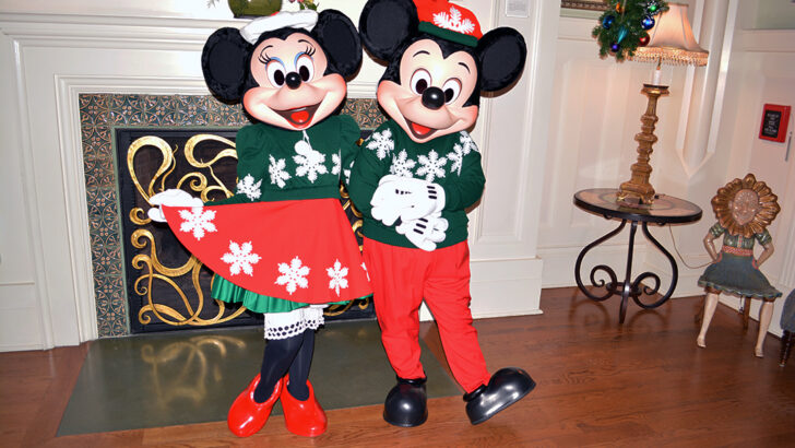 BOARDWALK RESORT CHRISTMAS CHARACTER SNOWFLAKE MICKEY AND MINNIE AND CHRISTMAS DECOR