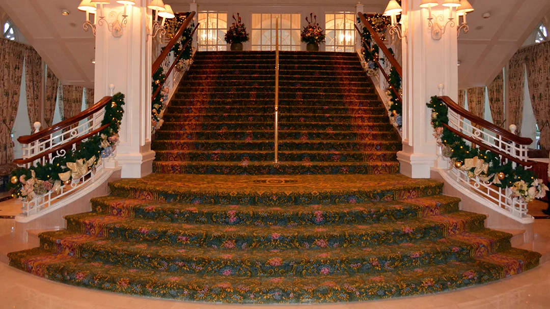 Walt Disney World Grand Floridian Christmas decor Christmas Characters Mickey and Minnie (31)