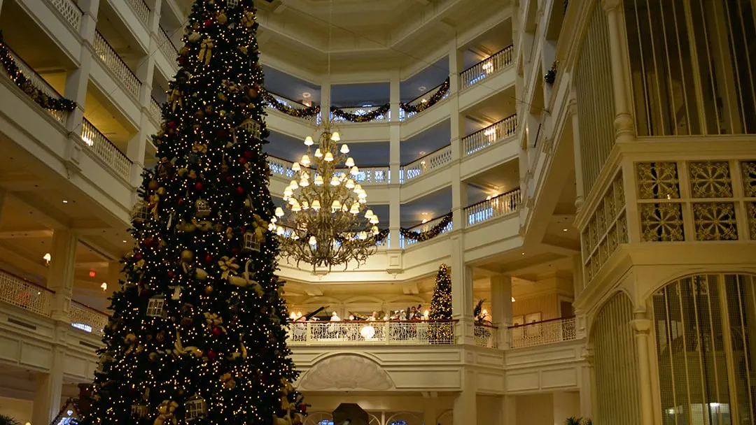 Walt Disney World Grand Floridian Christmas decor Christmas Characters Mickey and Minnie (38)