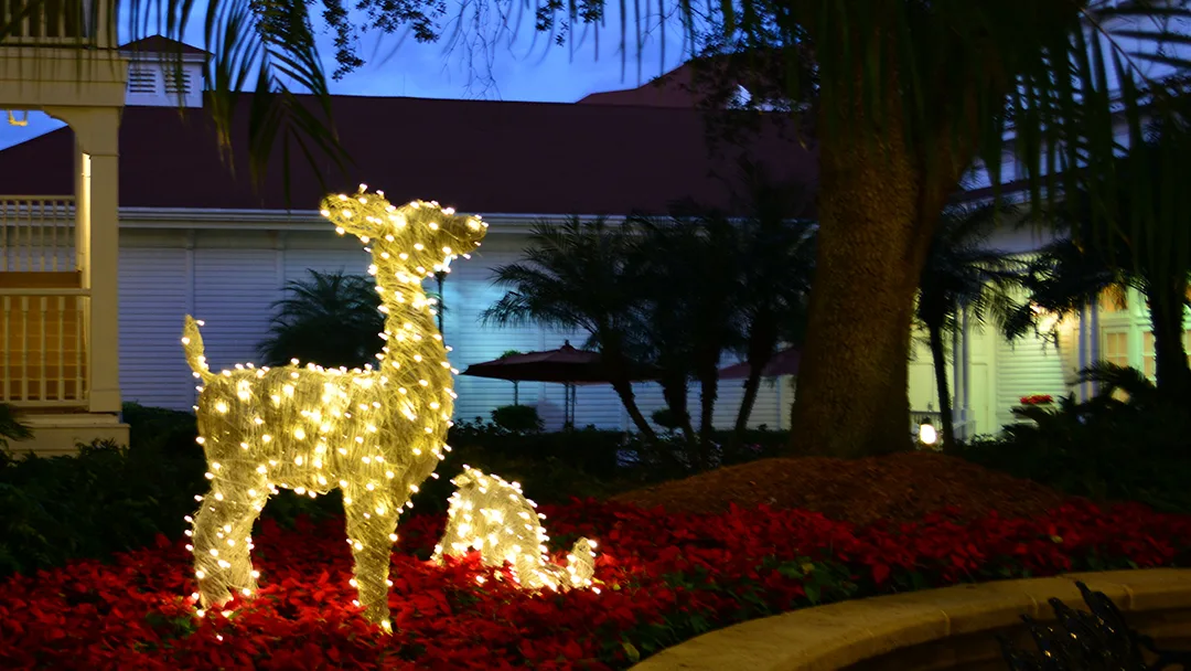 Walt Disney World Grand Floridian Christmas decor Christmas Characters Mickey and Minnie (52)
