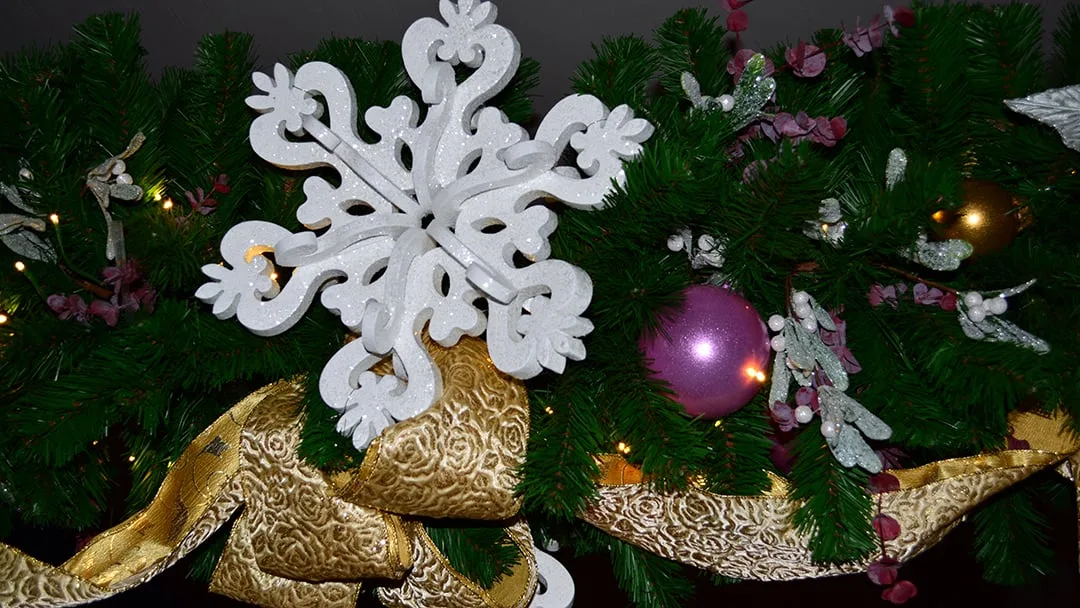 Walt Disney World Grand Floridian Christmas decor Christmas Characters Mickey and Minnie (55)
