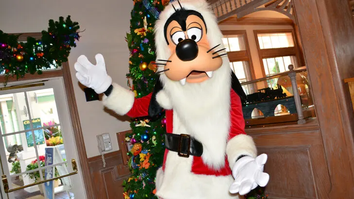 Santa Goofy at Disney's Hollywood Studios