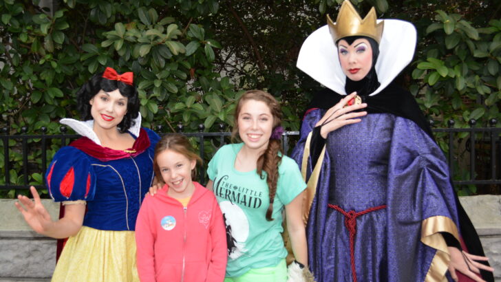 Walt Disney World, Hollywood Studios, Streets of America, Character Palooza, Snow White, Snow Queen, Evil Queen Grimhilde