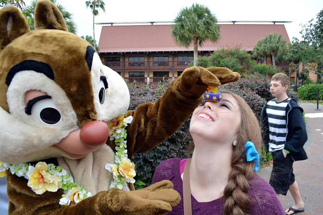 Easter Polynesian Resort character meet and greets Chip n Dale