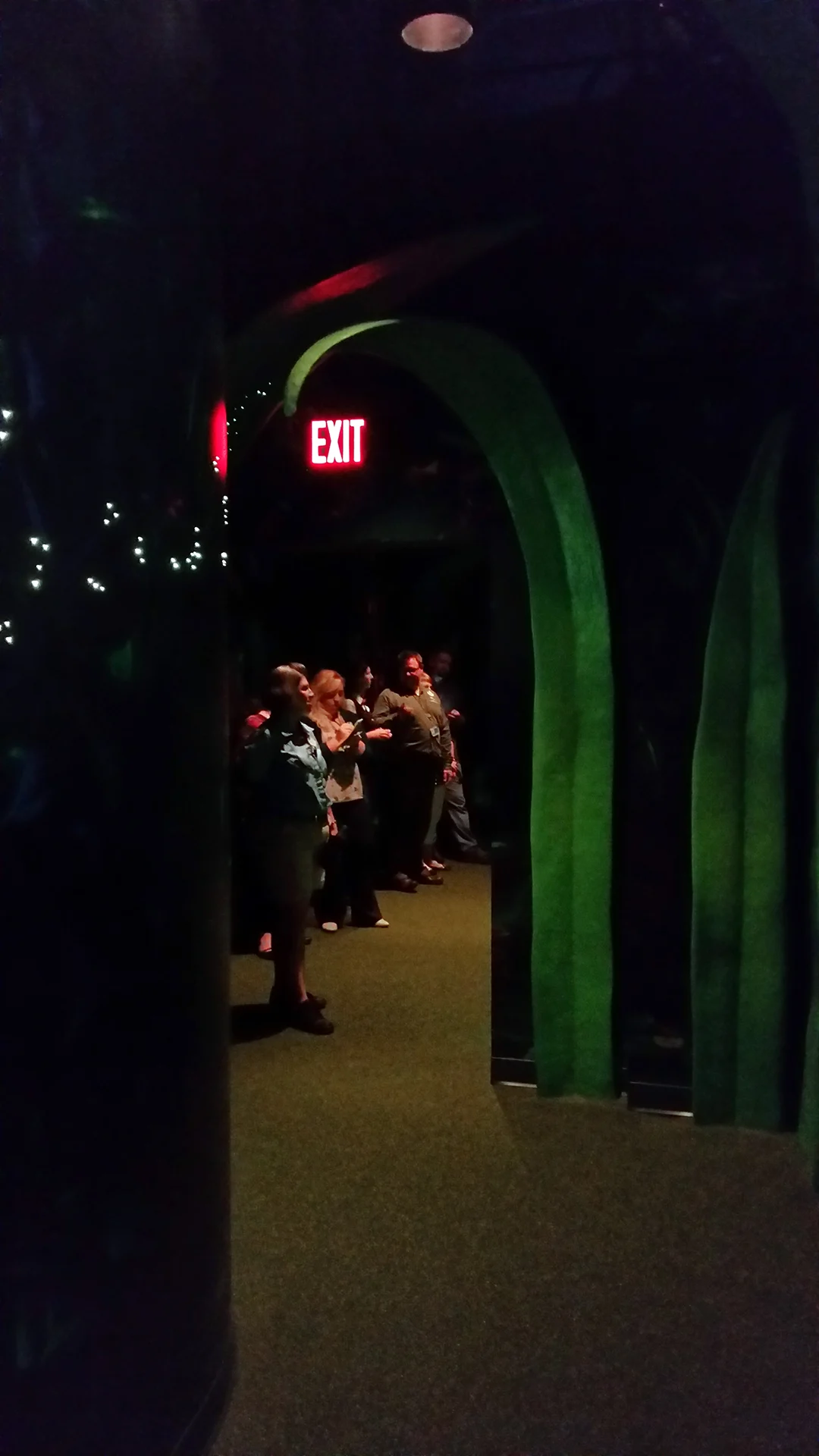 Meet Tinker Bell at Town Square Theater in Walt Disney World Magic Kingdom (10)