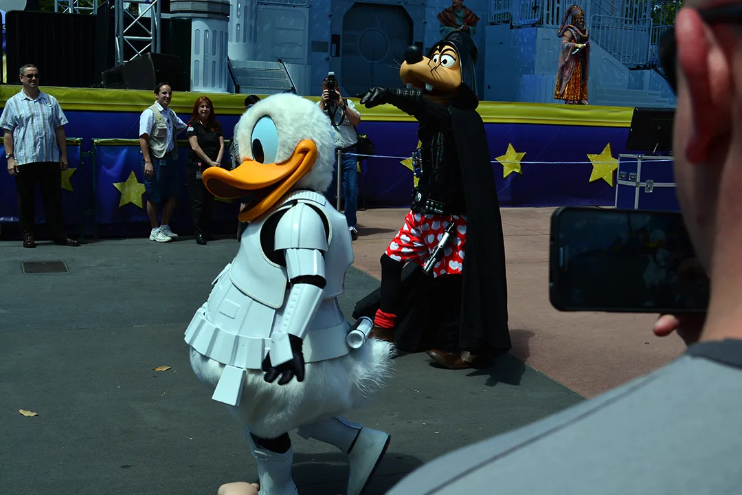 Star Wars Weekends Celebrity Motorcade Feel the Force Premium Package (32)