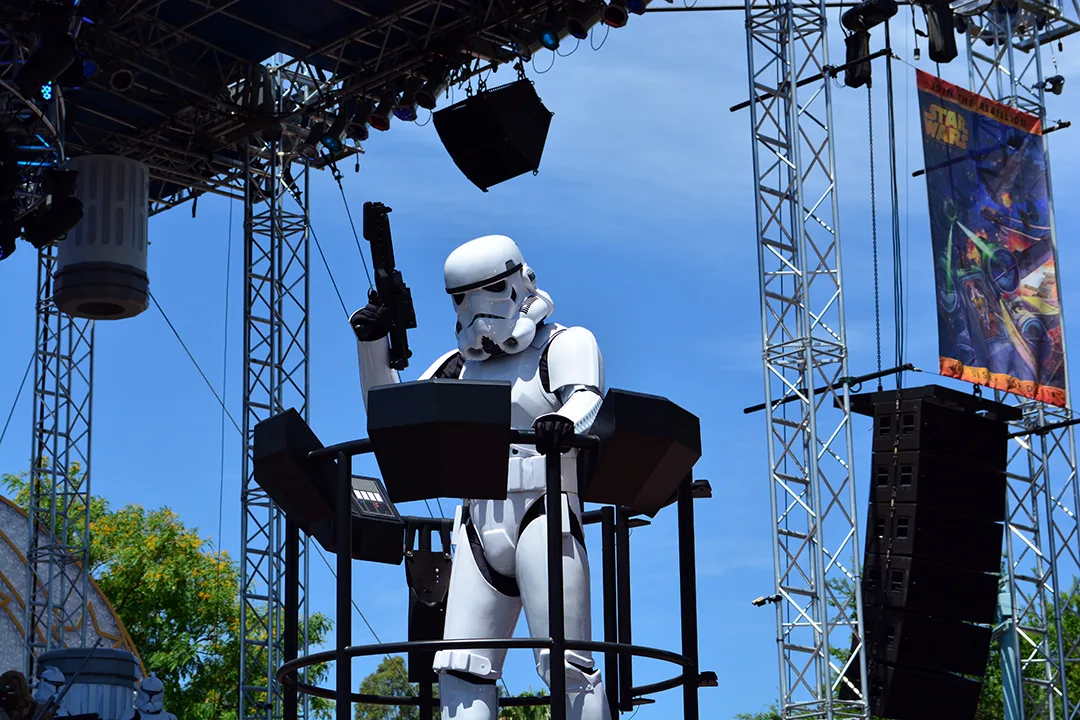 Star Wars Weekends Celebrity Motorcade Feel the Force Premium Package (86)