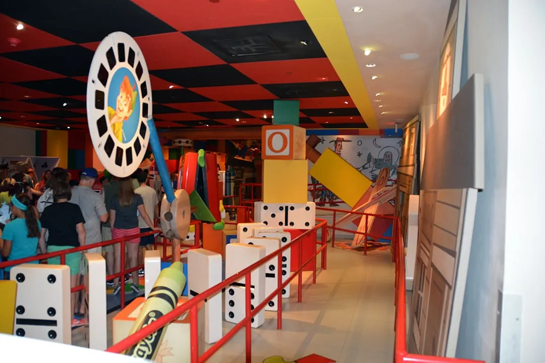 toy story midway mania queue line
