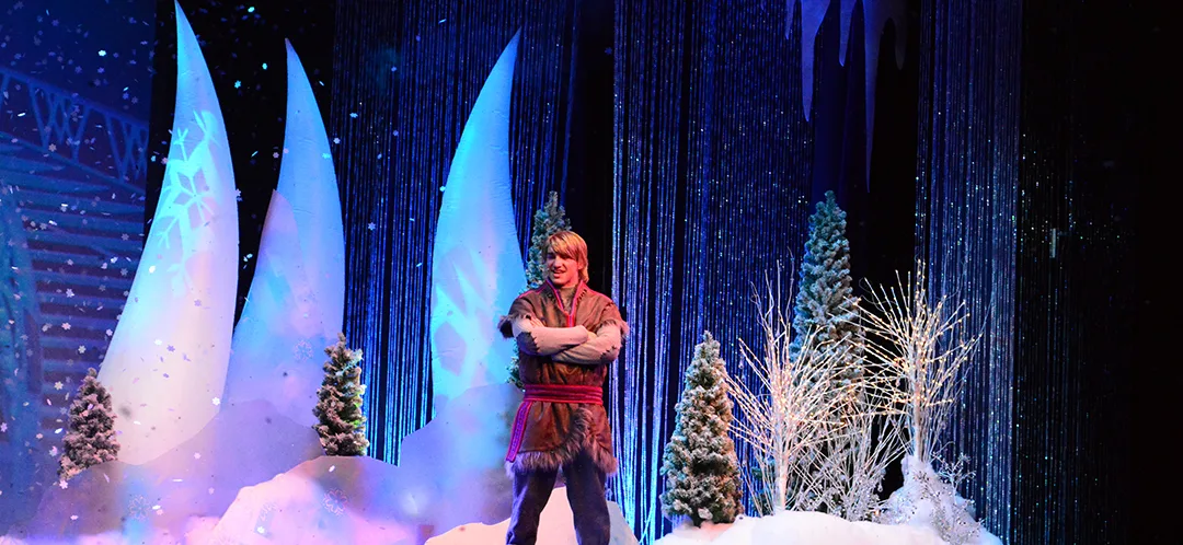 Frozen Summer of Fun Live Sing-a-Long featuring Anna Elsa and Kristoff 