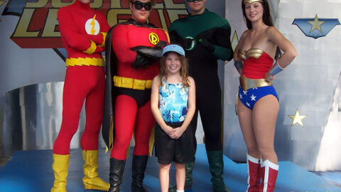 Meeting Looney Tunes and DC Comics characters at Six Flags parks