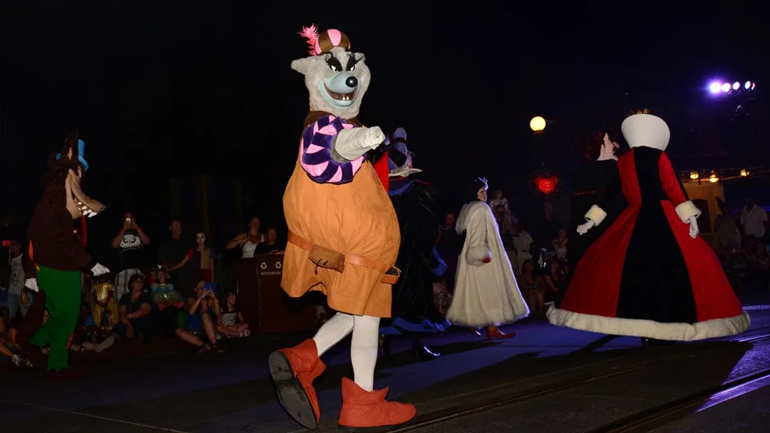 Mickey's Not So Scary Halloween Party 2014 Boo to You Halloween Parade Sheriff of Nottingham