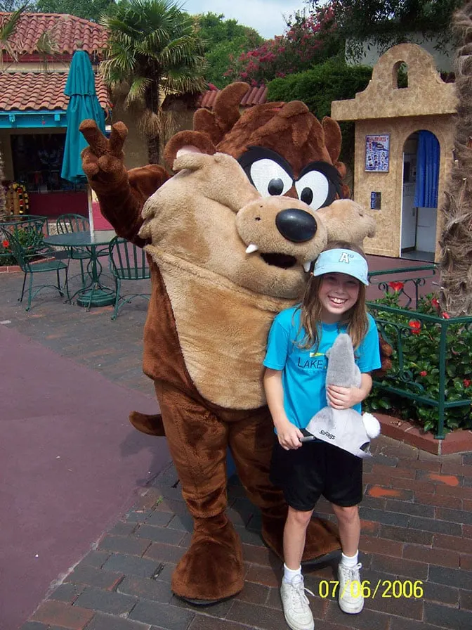 Tazmanian Devil Daffy Duck Six Flags Texas 2006