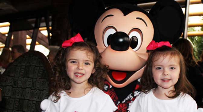 Mickey Mouse at ohana character breakfast at the Polynesian Village Resort in Walt Disney World (1)