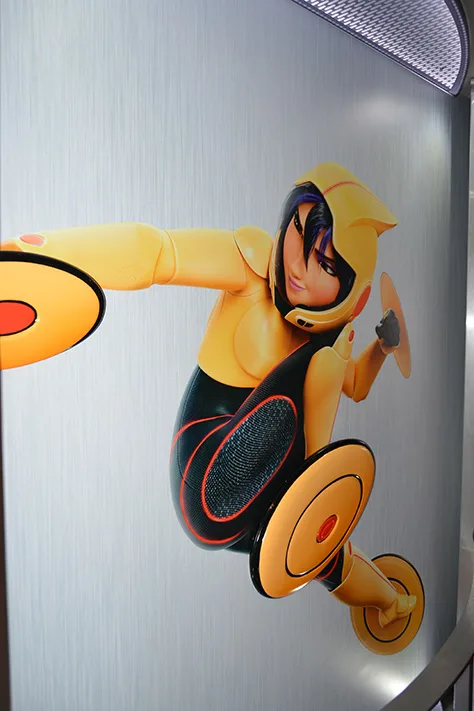 Hiro and Baymax from Big Hero 6 at Disney Hollywood Studios in Walt Disney World (15)