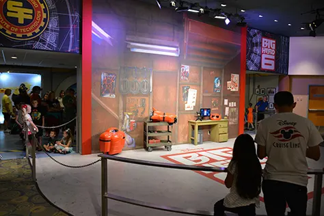 Hiro and Baymax from Big Hero 6 at Disney Hollywood Studios in Walt Disney World (3)