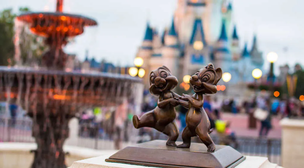 Chip n Dale in Castle Hub at Magic Kingdom in Walt Disney World l kennythepirate.com