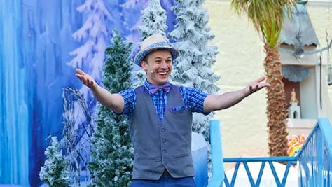 Olaf Summer Cooldown at Disney's Hollywood Studios in Walt Disney World #coolestsummerever #frozenfun