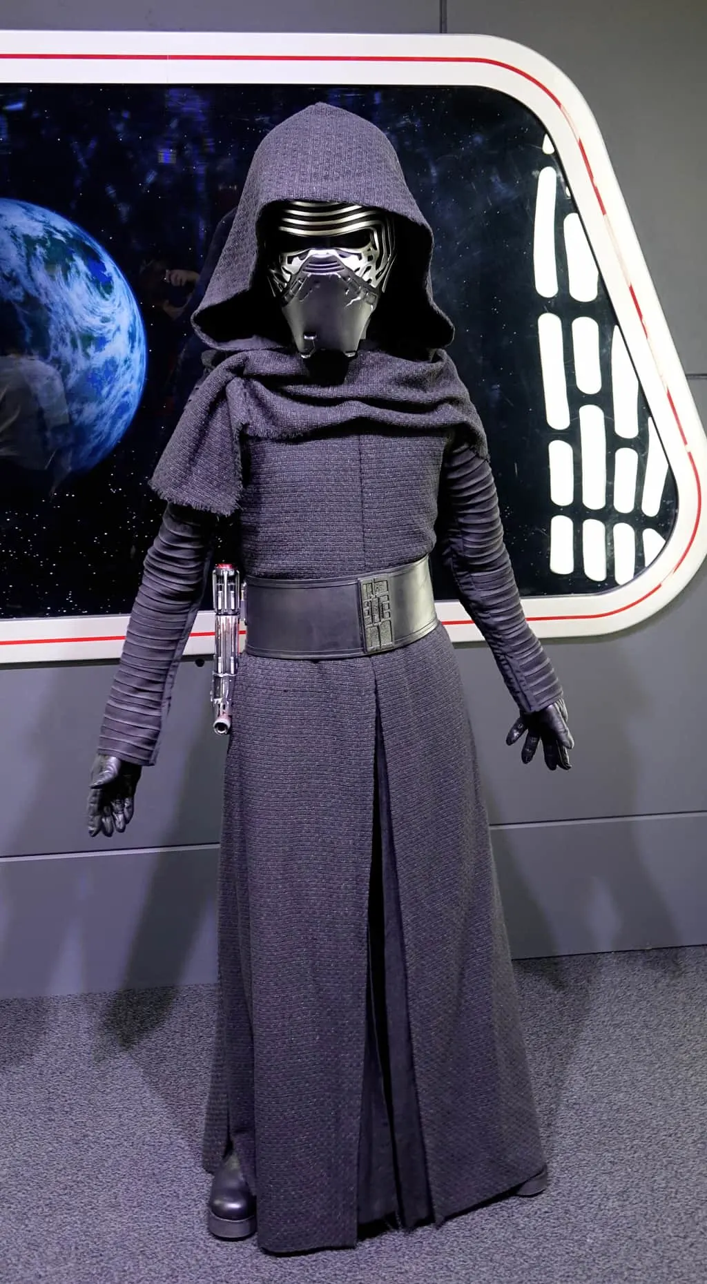 Star Wars Launch Bay Kylo Ren meet and greet 5