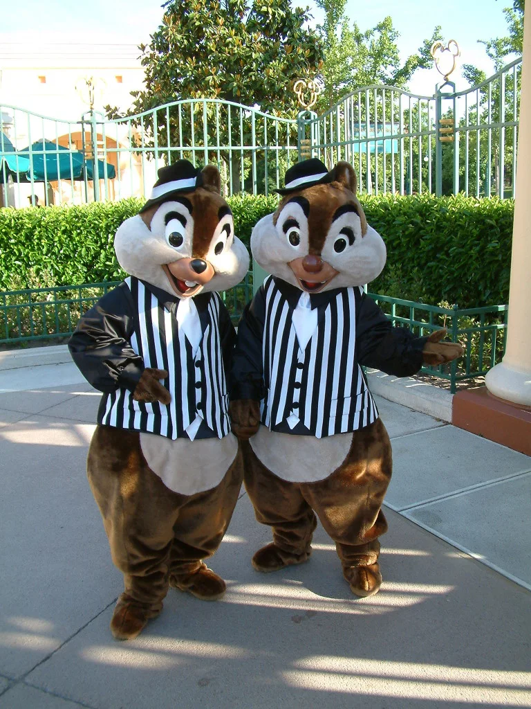 Chip n Dale as Gangsters in Disneyland Paris