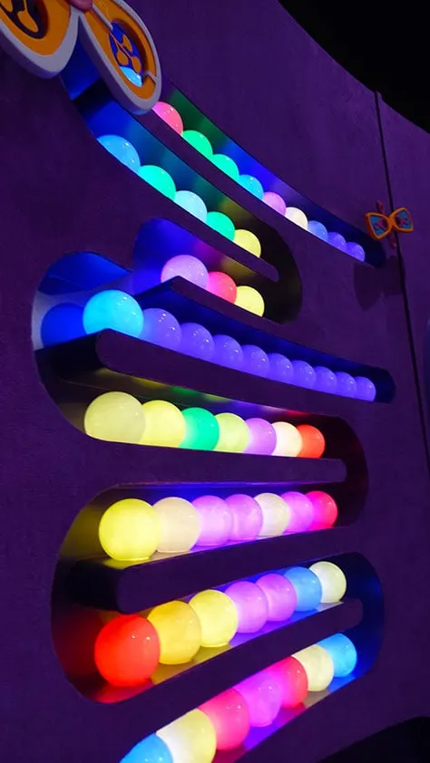 How to meet Joy and Sadness from Inside Out at Epcot in Disney World (26)