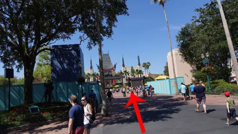Mickey Mouse and Minnie Mouse in Red Carpet Dreams at Hollywood Studios in Walt Disney World (1)