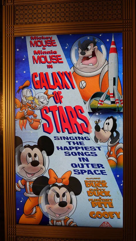 Mickey Mouse and Minnie Mouse in Red Carpet Dreams at Hollywood Studios in Walt Disney World (24)
