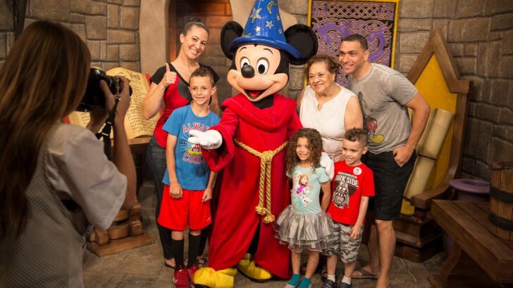 Mickey and Minnie on the move in Hollywood Studios