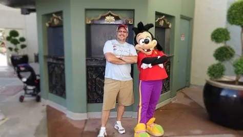 Hollywood Studios Max Goof Character meet and greet (3)