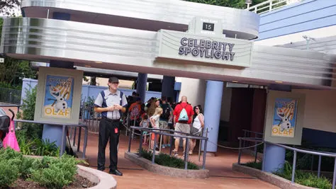 Hollywood Studios Olaf character meet and greet (2)
