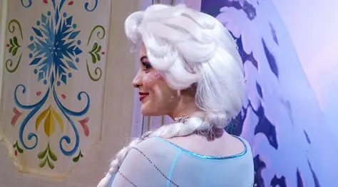 Meet Anna and Elsa at the Royal Summerhus in Epcot (41)