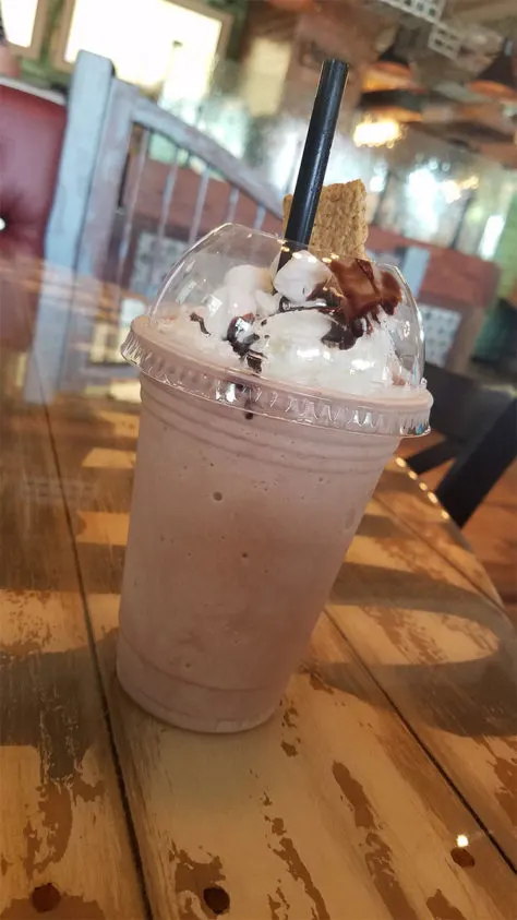 Review of D-LUXE Burger in Disney Springs