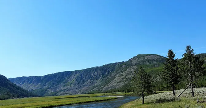 Yellowstone Day 2 Entrance