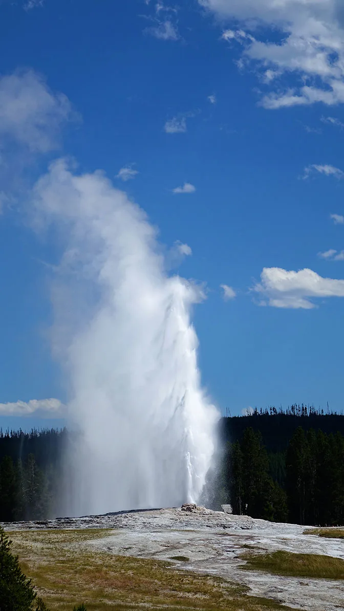 Yellowstone Day 3 Old Faithful